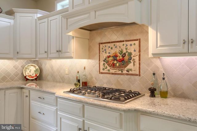 1012 BRANDYWINE DR, Lebanon, PA 17042