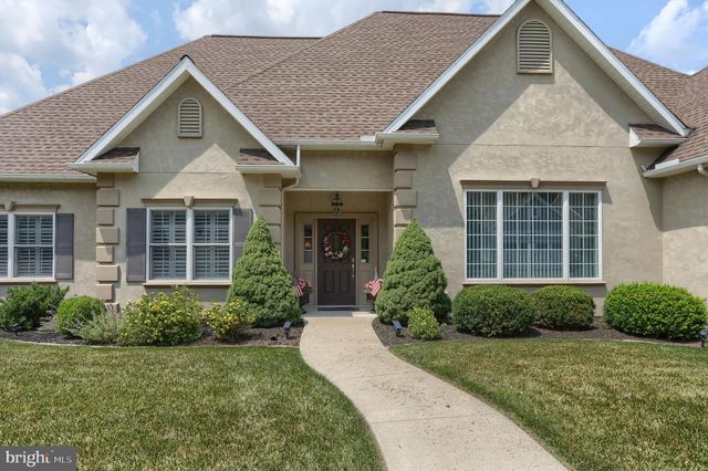 1012 BRANDYWINE DR, Lebanon, PA 17042