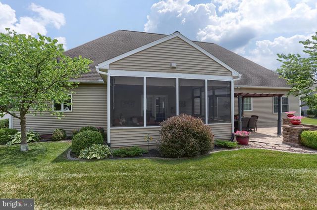 1012 BRANDYWINE DR, Lebanon, PA 17042