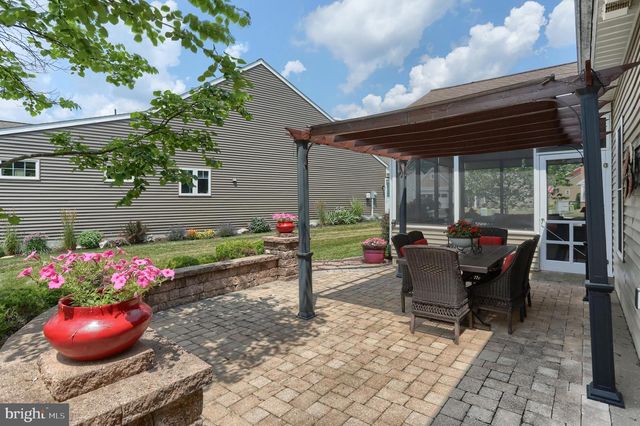 1012 BRANDYWINE DR, Lebanon, PA 17042