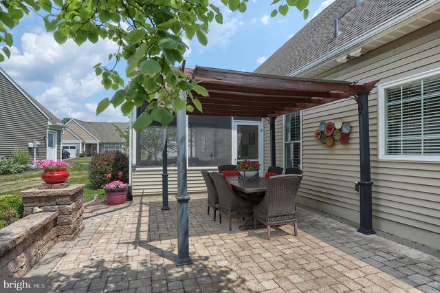 1012 BRANDYWINE DR, Lebanon, PA 17042