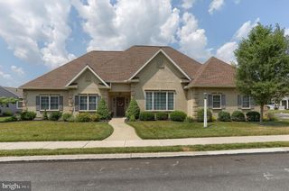 1012 BRANDYWINE DR, Lebanon, PA 17042
