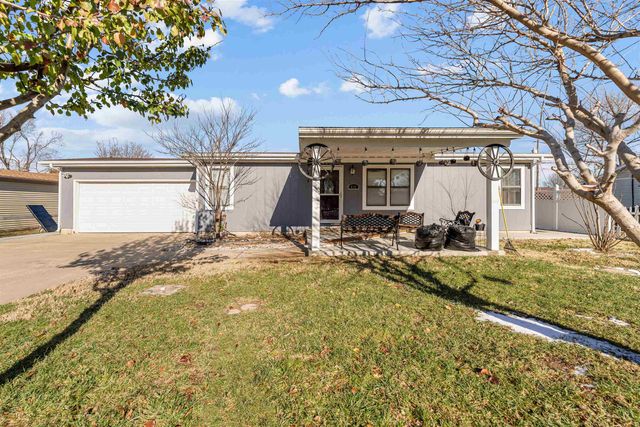 416 Saturn Ave, Salina, KS 67401