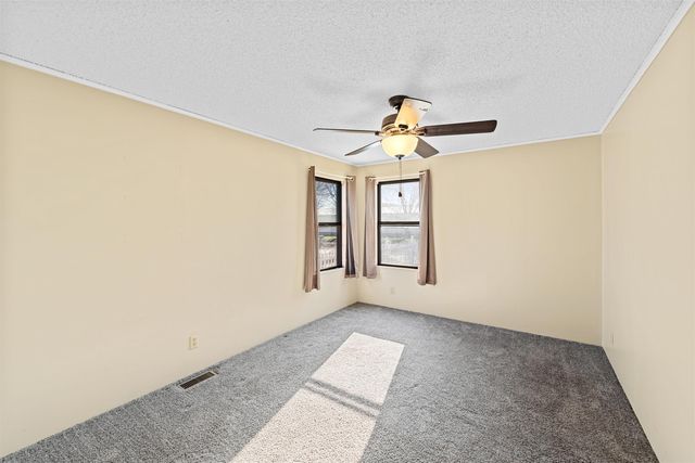 416 Saturn Ave, Salina, KS 67401