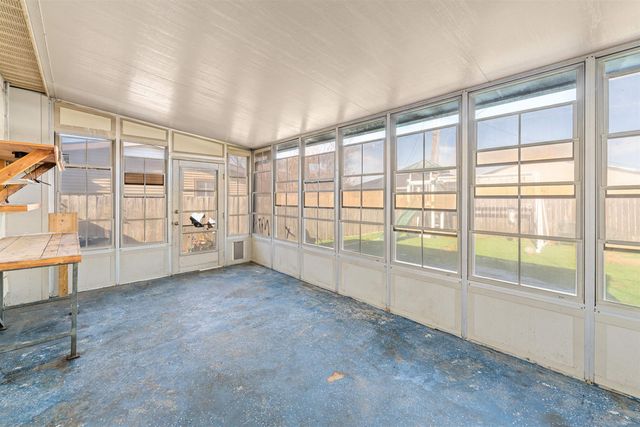 416 Saturn Ave, Salina, KS 67401