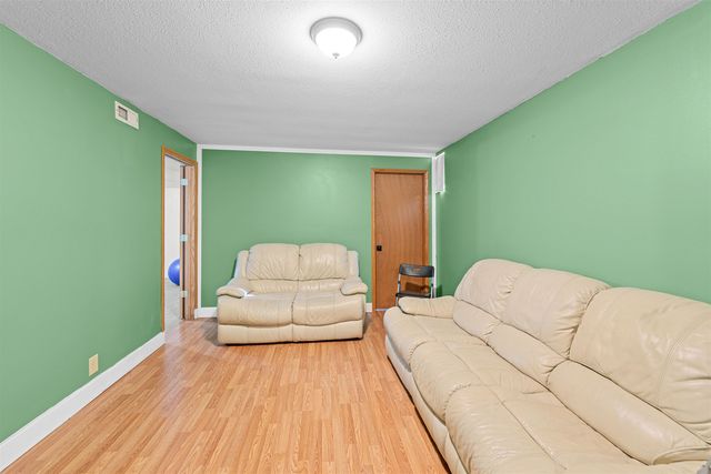 416 Saturn Ave, Salina, KS 67401