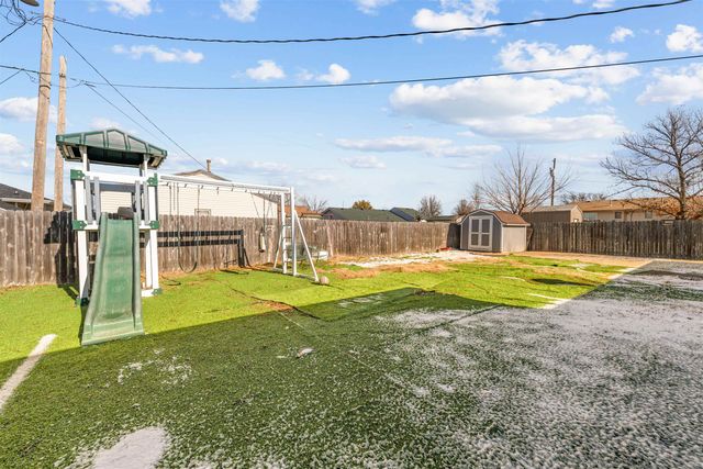 416 Saturn Ave, Salina, KS 67401