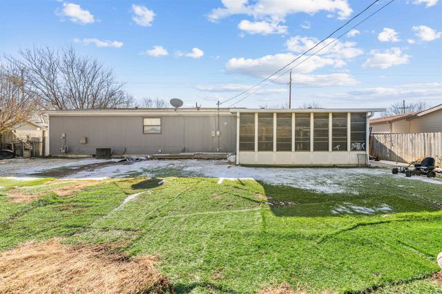 416 Saturn Ave, Salina, KS 67401