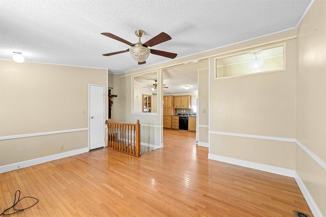 416 Saturn Ave, Salina, KS 67401