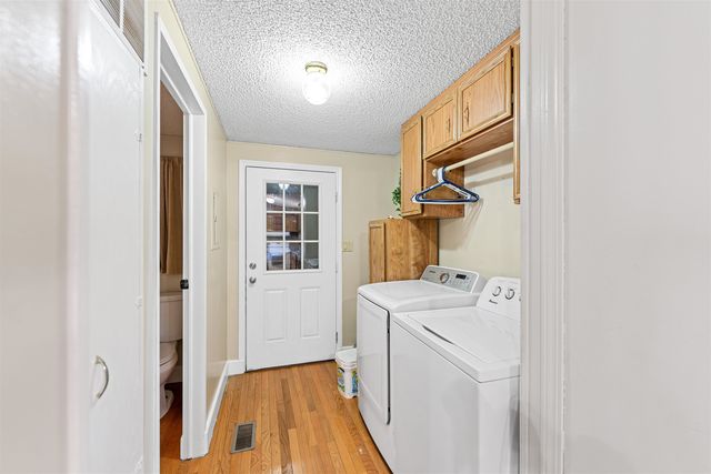 416 Saturn Ave, Salina, KS 67401