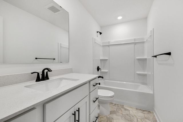 182 Huntington Drive, Waconia, MN 55387