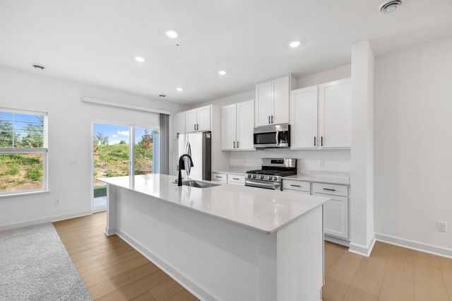 182 Huntington Drive, Waconia, MN 55387