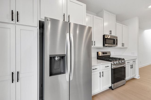 182 Huntington Drive, Waconia, MN 55387