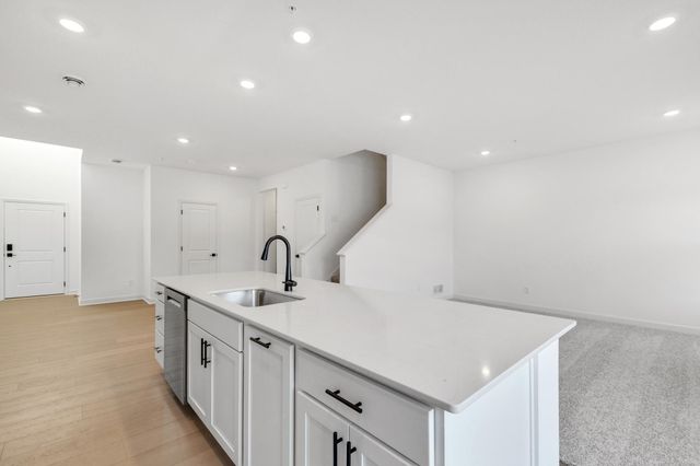 182 Huntington Drive, Waconia, MN 55387