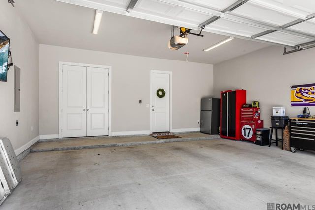 10739 Turning Leaf Dr, Baton Rouge, LA 70810