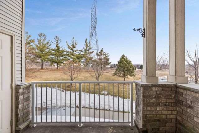 1244 County Road D E 106, Maplewood, MN 55109