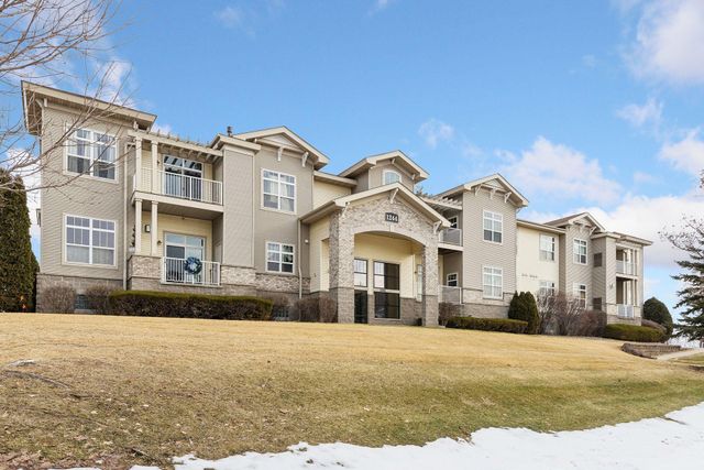 1244 County Road D E 106, Maplewood, MN 55109