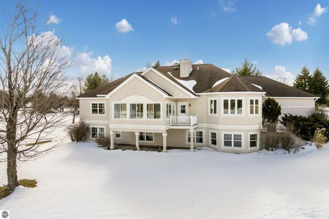 5002 Arrowhead Circle, Williamsburg, MI 49690