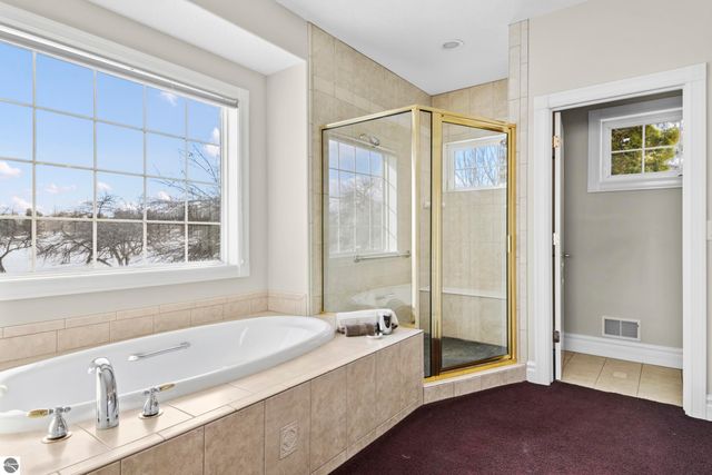 5002 Arrowhead Circle, Williamsburg, MI 49690