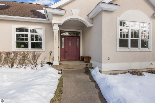 5002 Arrowhead Circle, Williamsburg, MI 49690