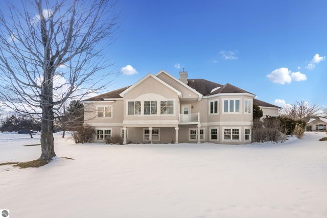 5002 Arrowhead Circle, Williamsburg, MI 49690