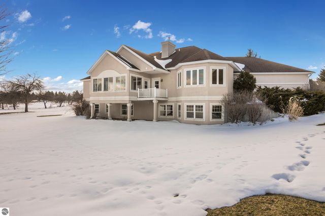 5002 Arrowhead Circle, Williamsburg, MI 49690