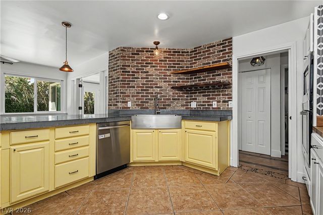 1888 East Viking Road, Las Vegas, NV 89169