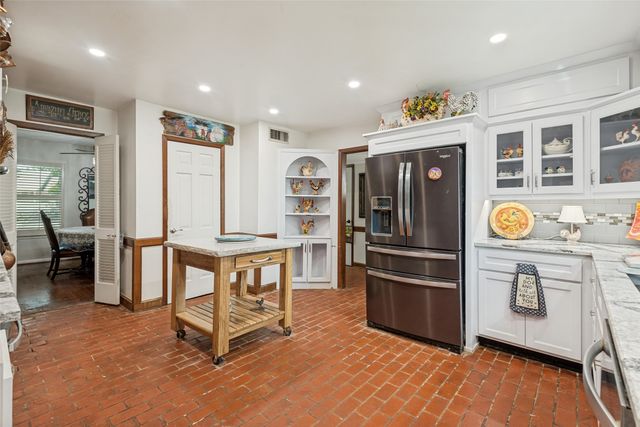 719 S Houston Street, Edgewood, TX 75117