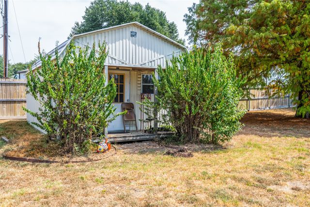 719 S Houston Street, Edgewood, TX 75117