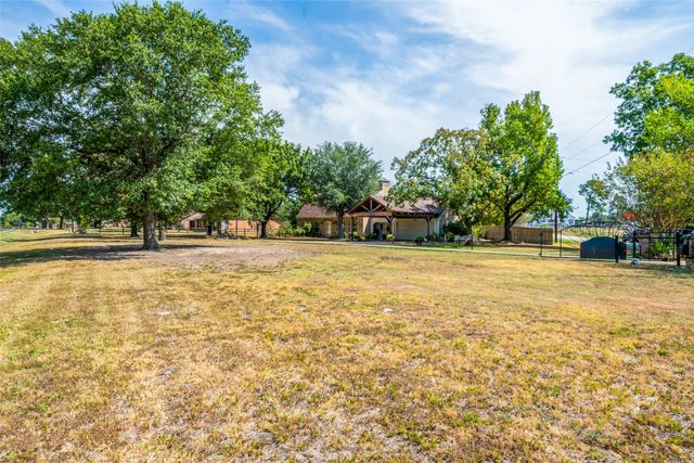 719 S Houston Street, Edgewood, TX 75117