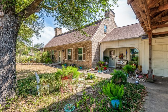 719 S Houston Street, Edgewood, TX 75117