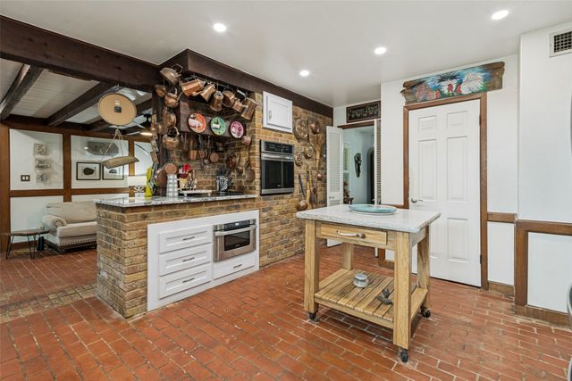 719 S Houston Street, Edgewood, TX 75117