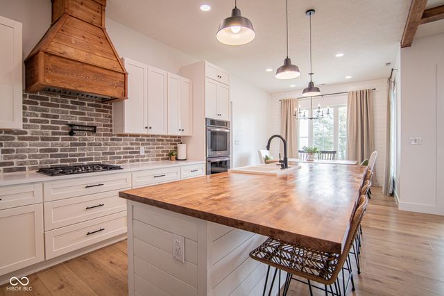 150 Lakeside Drive, Pittsboro, IN 46167