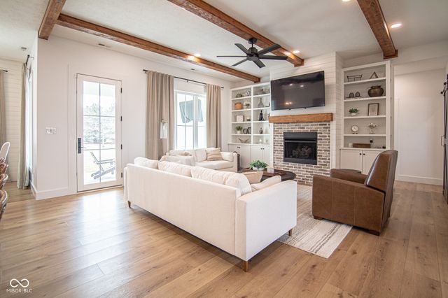 150 Lakeside Drive, Pittsboro, IN 46167