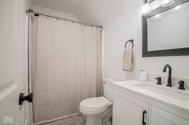 150 Lakeside Drive, Pittsboro, IN 46167