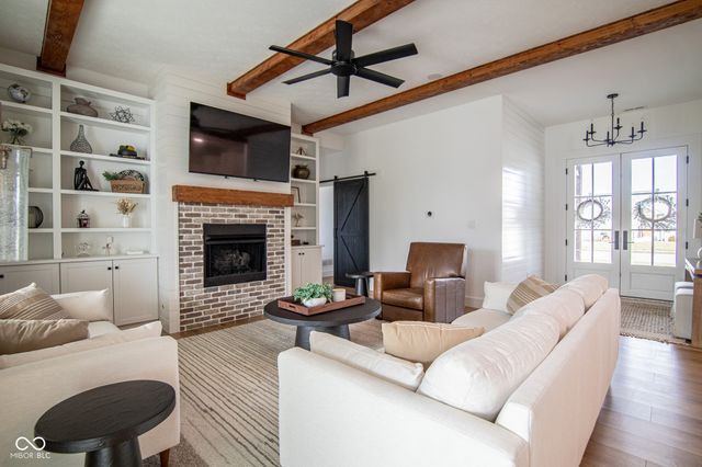 150 Lakeside Drive, Pittsboro, IN 46167