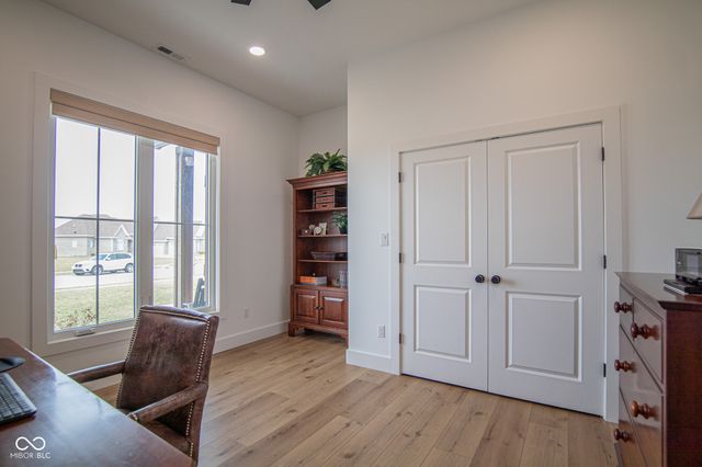 150 Lakeside Drive, Pittsboro, IN 46167