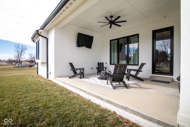 150 Lakeside Drive, Pittsboro, IN 46167