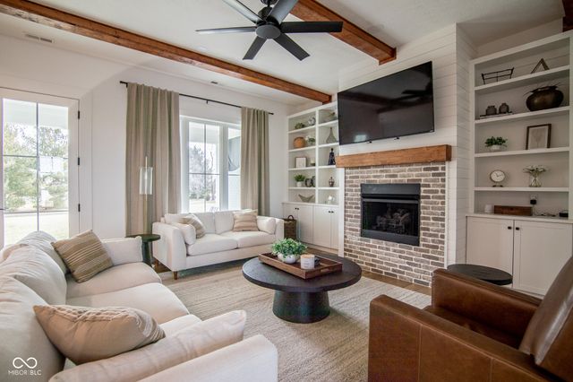 150 Lakeside Drive, Pittsboro, IN 46167