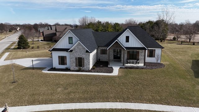 150 Lakeside Drive, Pittsboro, IN 46167