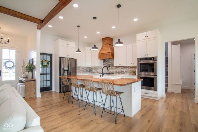 150 Lakeside Drive, Pittsboro, IN 46167