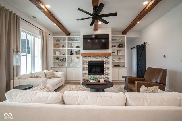 150 Lakeside Drive, Pittsboro, IN 46167