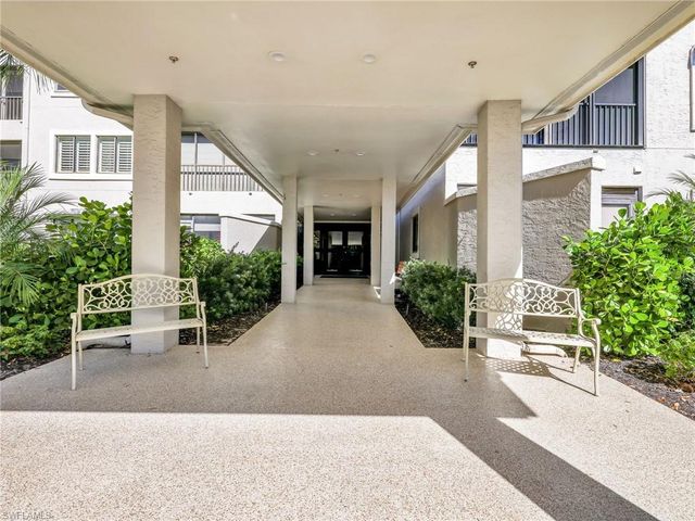201 Arbor Lake Dr Unit 504, Naples, FL 34110