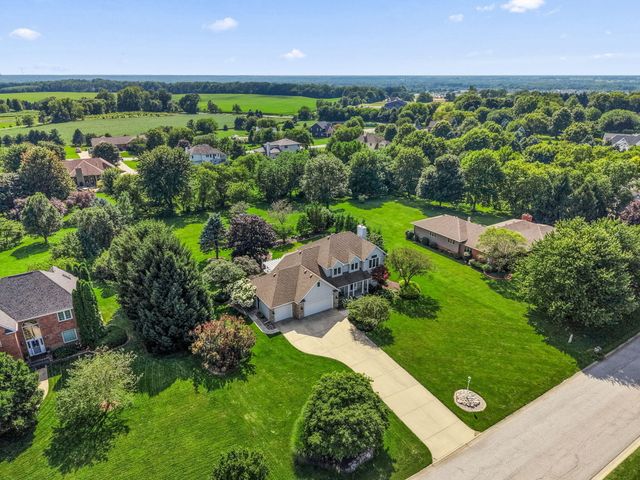 130 Kinsale Avenue, Valparaiso, IN 46385