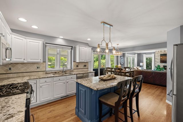 130 Kinsale Avenue, Valparaiso, IN 46385