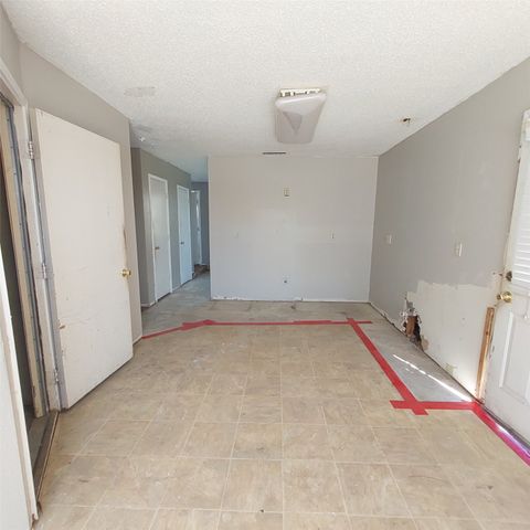 1757 Patrick Circle, Balch Springs, TX 75180