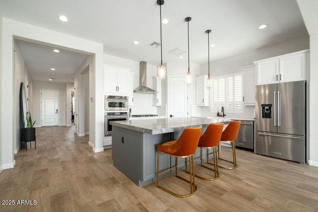 6525 E LIBBY Street, Phoenix, AZ 85054