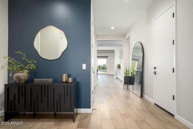 6525 E LIBBY Street, Phoenix, AZ 85054