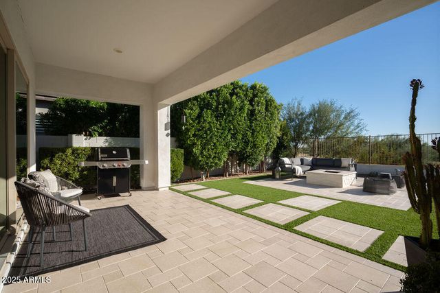 6525 E LIBBY Street, Phoenix, AZ 85054