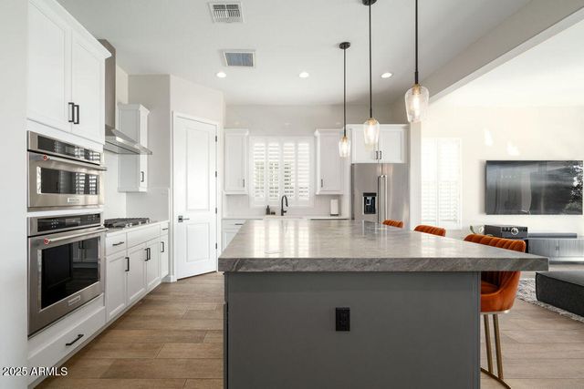 6525 E LIBBY Street, Phoenix, AZ 85054